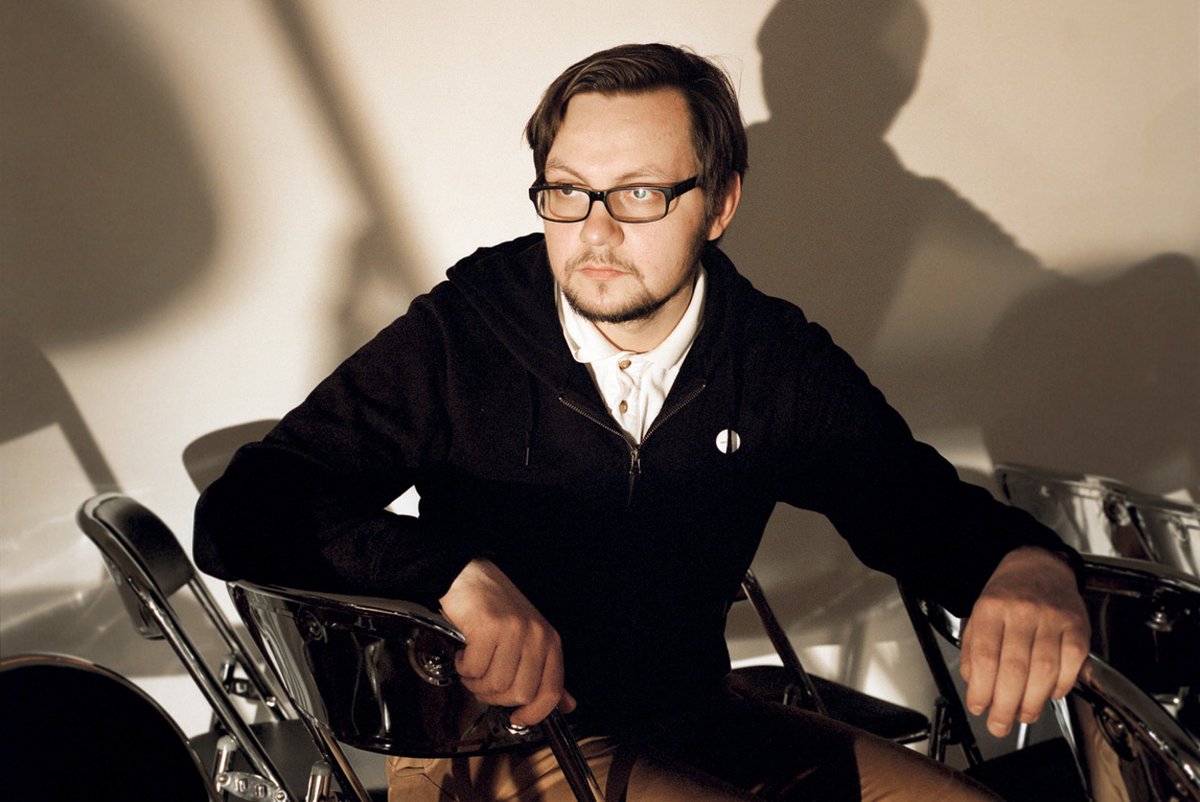 Новым худруком Центра им. В.С.Мейерхольда стал режиссер Дмитрий Волкострелов.

Он возглавит творческое направление Центра вместо Виктора Рыжакова, назначенного художественным руководителем театра "Современник".

Обязанности директора ЦИМа продолжит исполнять Елена Ковальская.