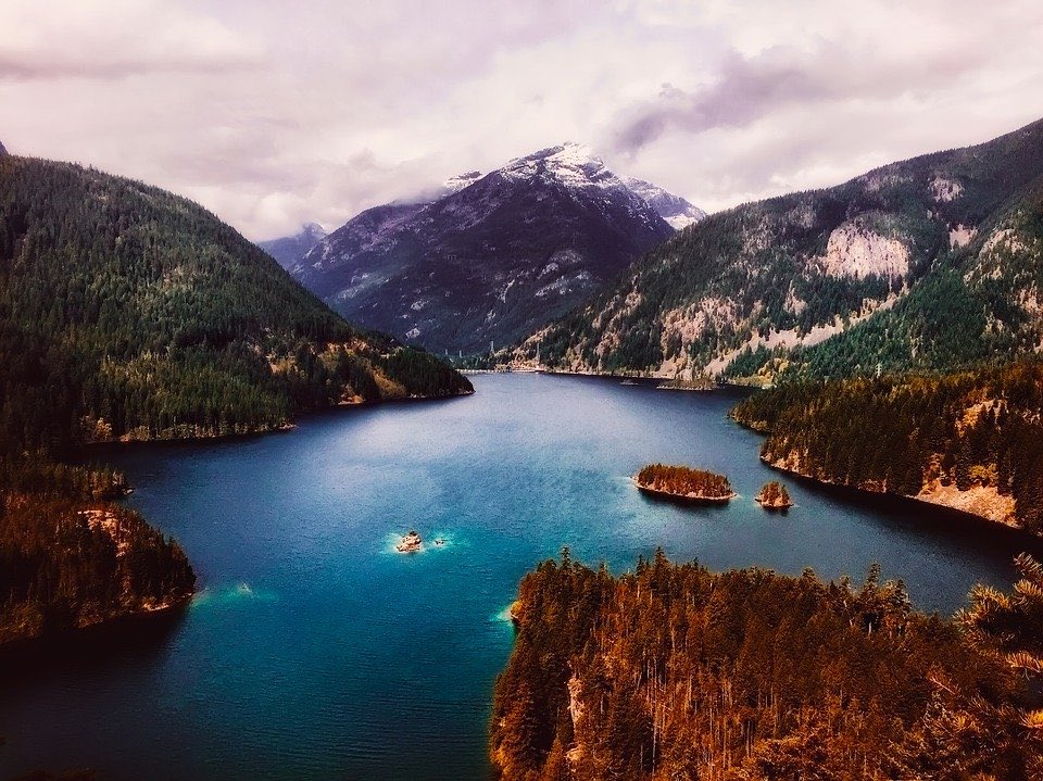 bltprofdaydream's tweet photo. There are so many beautiful things to see here, and summer/fall is the best time to visit! PNW ARMY loves you so much! Please add a tour date for Seattle soon so we can all share in the love 💜 #BTSinSeattle @BigHitEnt @BTS_twt https://t.co/D21TrN0Fgp