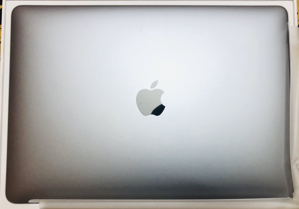 sankar485's tweet photo. Shocked and amazed to receive my #Deverasanta2019 request (Mac Book Pro) from @TeamDeverakonda My happiness has no bounds when  @ananddeverkonda anna came to my home and gifted the Macbook Pro. May God give more &amp; more strength to @TheDeverakonda Anna Thanks a lot Anna🙏😍 https://t.co/Ydf6t5rHm3