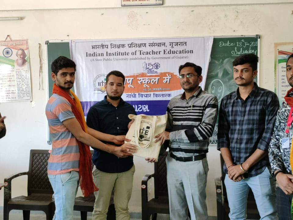 JatinKalvani's tweet photo. #bapuschoolme @iitegandhinagar @harshad5350 @pavagadhi_tejas @HarshKevin2 @PalakJadav5 https://t.co/EnqHgdAss1