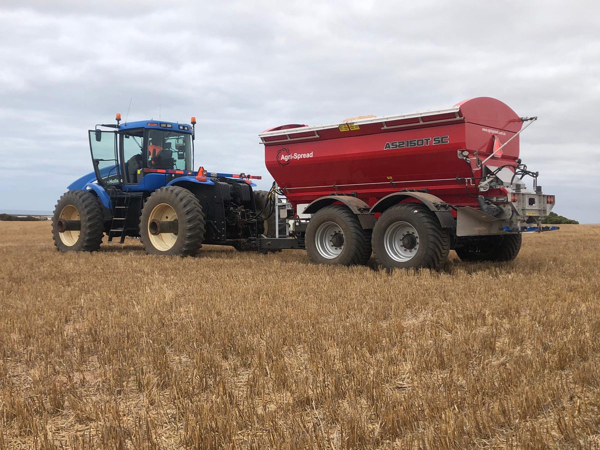 waringaag's tweet photo. Waringa's Josh Heal with Rob Shirley from Ramsey Bros Cummins delivering an AS2150 SC machine to Lenny Lebrun of Tumby Bay SA. last week. This machine was straight to work spreading 2000kg/ha of Gypsum to 12m. Happy spreading to our customers! #spread2020 #AS2000 #accuracy https://t.co/L5LPux7X8y