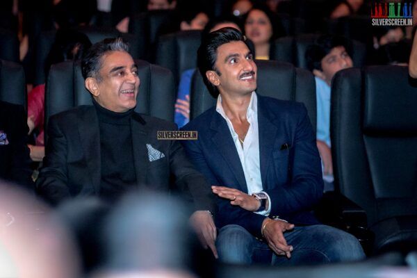 silverscreenin's tweet photo. . @ikamalhaasan, @RanveerOfficial, @JiivaOfficial, @therealkapildev at the first look launch of #83.
https://t.co/agXMsqp5vl
#83FirstLook #kamalhassan #RanveerSingh #jiiva #kapildev #RanveerAsKapil #NatrajShot #ThisIs83 #Cricket @83thefilm https://t.co/jTQ7OdtY4a