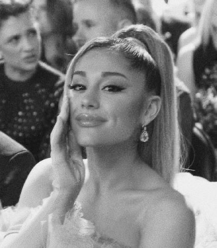 trulyariana's tweet photo. love u @ArianaGrande https://t.co/Y81joZvpRr