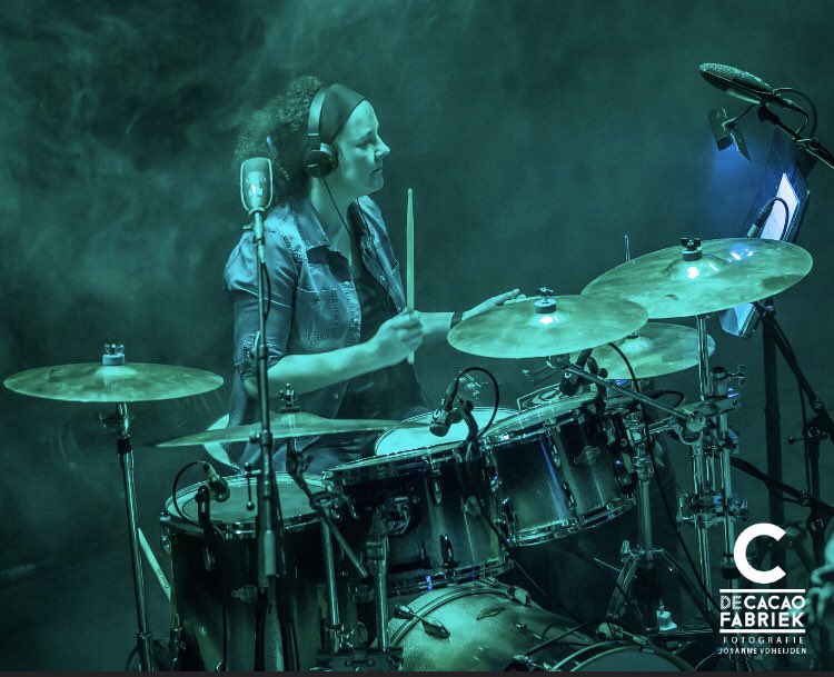 drums_tbl's tweet photo. Our gig last Saturday! Fab night at @DeCacaofabriek #netherlands @bsoord Trio for his new solo album. Fantastic venue and a fantastic crowd. A lot of fun #drummer #livemusic #tour #rock #europe #goodtimes @zildjianGBI @PearlDrumsEuro @Nataldrums #femaledrummer #friends https://t.co/nZJnFn7CXg