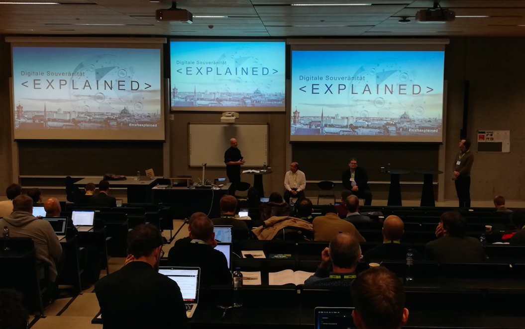 jtm7b7's tweet photo. Digital Sovereignty Panel Discussion at CS3 2020 
#CS3conference
, Frank Karlitschek 
#Nextclouders Alberto Pace #CERN, Christian Schmitz #ownCloud, chaired by Michiel de Jong  #michielbdejong https://t.co/VehW2qkj2C