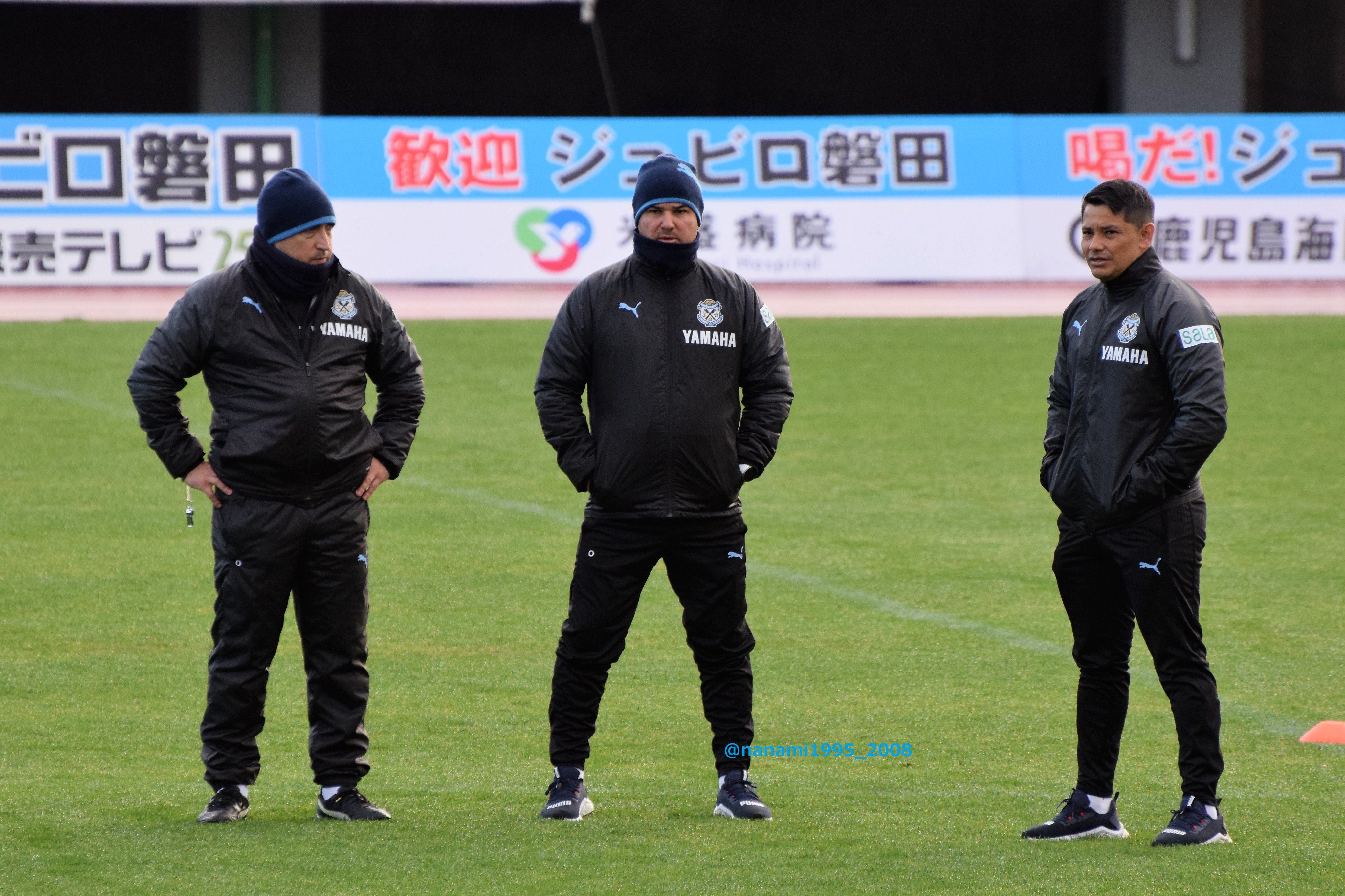 ななみのお父さん ジュビロ磐田 鹿児島キャンプ 鹿児島遠征最終日 午前練習 フェルナンド フベロ 監督 ダニエル ルビオル コーチ ファン ヌニェス フィジカルコーチ ３ショット Forza Jubilo 無事に帰宅できました 01 28 白波