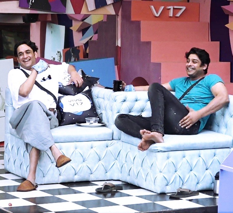 Laughing with a friend is the best kind of laughing there is. Watch #SidVik reunion tonight on @BiggBoss only on @ColorsTV and anytime on @justvoot . @sidharth_shukla #VikasGupta #lostsouls #BiggBoss13 #BB13
 Keep voting for Sid !!