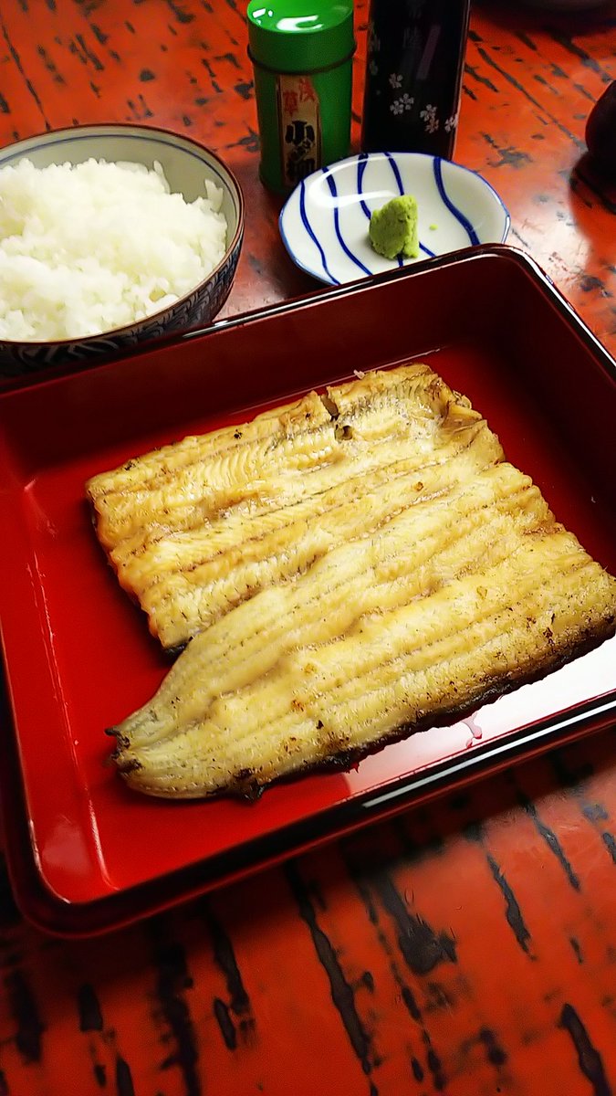 Suzuno 浅草 うなぎ小柳 昔から知っていましたが初めて入りました お値段もお手頃でした 昨日に引き続き焼鳥を食べるという事態に 浅草 小柳 うなぎ 白焼き 鰻重