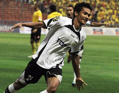 Terima kasih lagenda. Namamu akan dikenang seluruh negeri Terengganu sampai bila-bila!