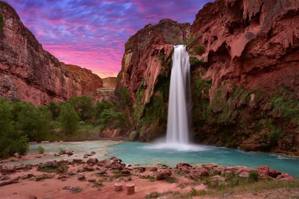 The Havasupai Falls Hike: Your Guide to the Ultimate US Bucket-List Hiking Experience exploringkiwis.com/havasupai-fall…