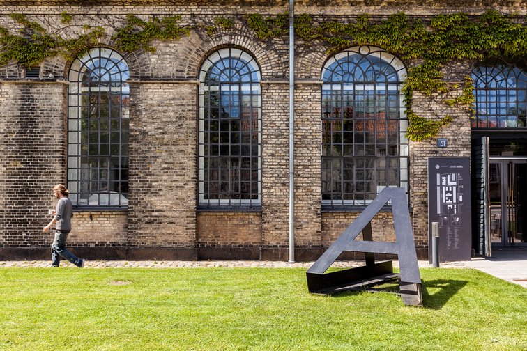 KADK udvider direktionen med de tre nuværende fagledere inden for arkitektur, design og konservering for endnu større faglig tyngde i direktionen, og samtidig opretter vi en helt ny enhed for erhvervssamarbejde. #uddpol #dkark #dkbiz kadk.dk/nyheder/aendri…