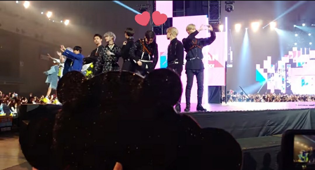 30.  #ONEUS member dance Enough  #SF9 on Kcon 2019 Japan ending   