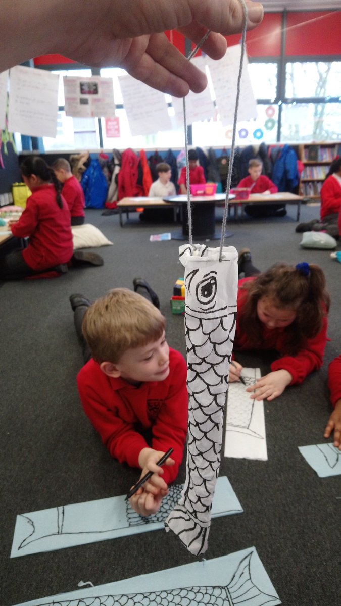 5_stm's tweet photo. Y5 making  their prototype koinobori. It's quite tricky. https://t.co/5SRFEP5zCM