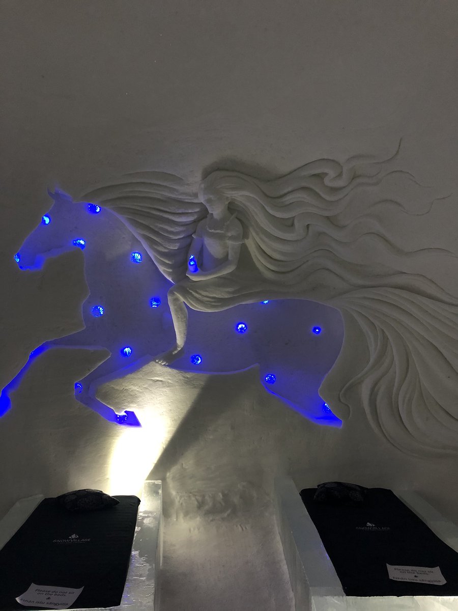 Snow Village ❄️☃️ Alles Skulpturen aus Eis geformt ! #Finland #SnowDay #ice