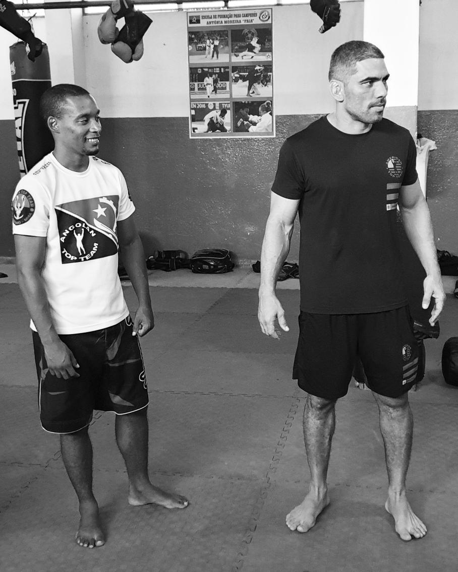 AngolanTopTeam's tweet photo. Me & the Master @guimaraesufc ...a great coach can change a life.
____
#WeAreATT🇦🇴️ #AngolanTopTeam👊🏾🇦🇴 #Angola🇦🇴 #mmaangola #angolamma #kickboxing #boxing #luandammateam #Apoie_Treinador_Local #Apoie_Lutador_Local #Support_Local_Fighter #MMAMadeInAngola
#MMA_Made_In_Angola https://t.co/9aXgsU5KNM