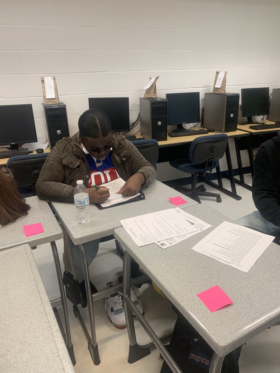 Karateaches04's tweet photo. What’s your appreciation language? #thefivelanguages @jenifer_rayne @McGinnis815 @BPthe_VP @huffy3420 @Pocomokehigh https://t.co/U2kctp4zOb