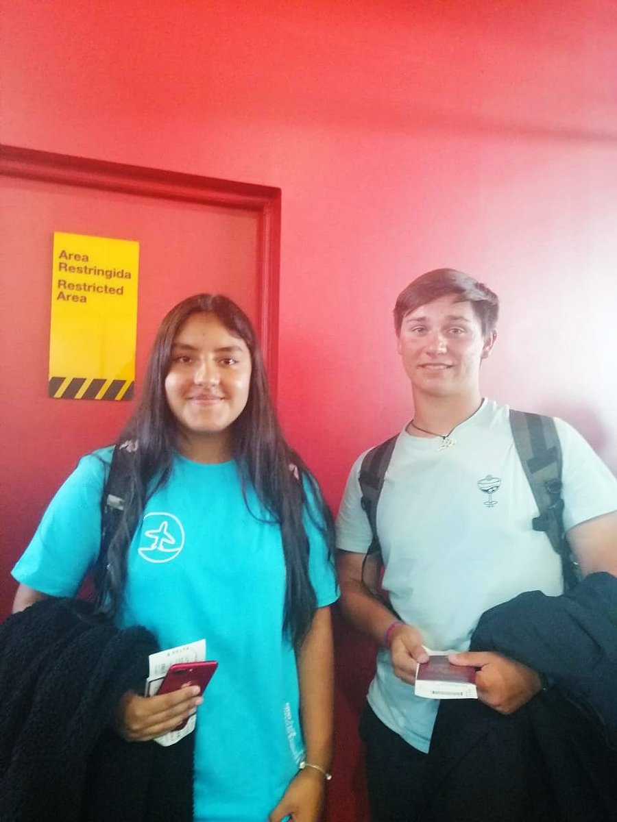 YFUChile's tweet photo. Ayer, nuestros estudiante Sofía Rodríguez y Joaquín Collao, partieron para iniciar su intercambio en Estados Unidos.
¡Les deseamos la mejor de las experiencias la cual estamos seguros les acompañará todas sus vidas.
YFU USA
#maketheworldyourhome #hazdelmundotuhogar https://t.co/7hxa78hwOg