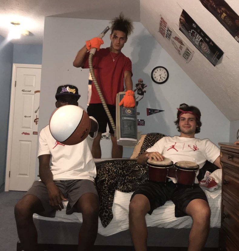 tonebertolami's tweet photo. Happy birthday Pedro I hope you have the best day today g!! Love you homie💯⛽️🖊@zack12802 https://t.co/XgCkcKKRJC