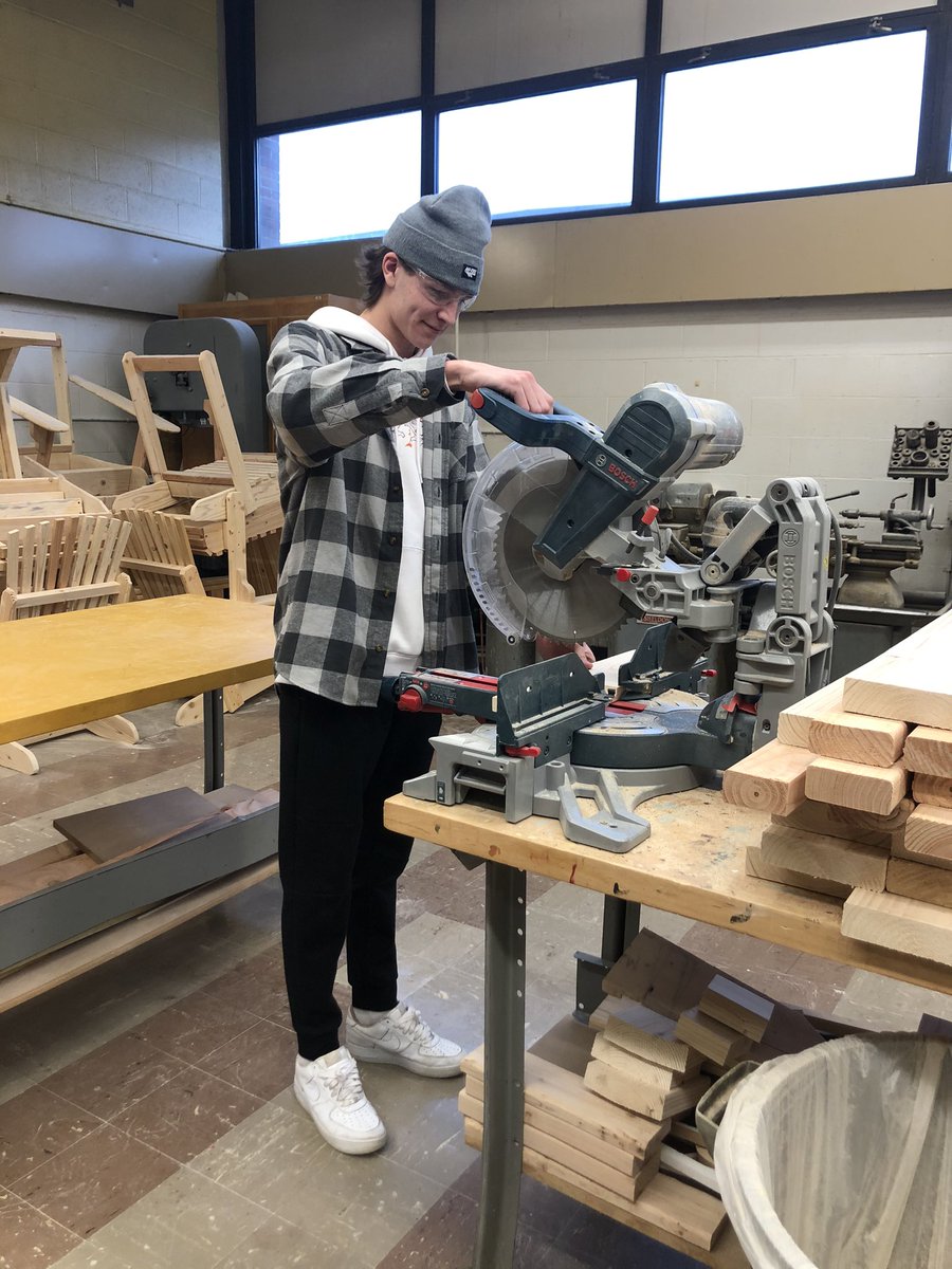 steady_eddie_2's tweet photo. I am very proud to finally announce my Division 1 commitment for wood working at Monsters University. I would like to thank my coaches, family and friends who helped me along the way. Go MonstersⓂ️ #tojek #woodwork #ncaa #divisonone #commitment #thankyou https://t.co/dvH65OOzfg