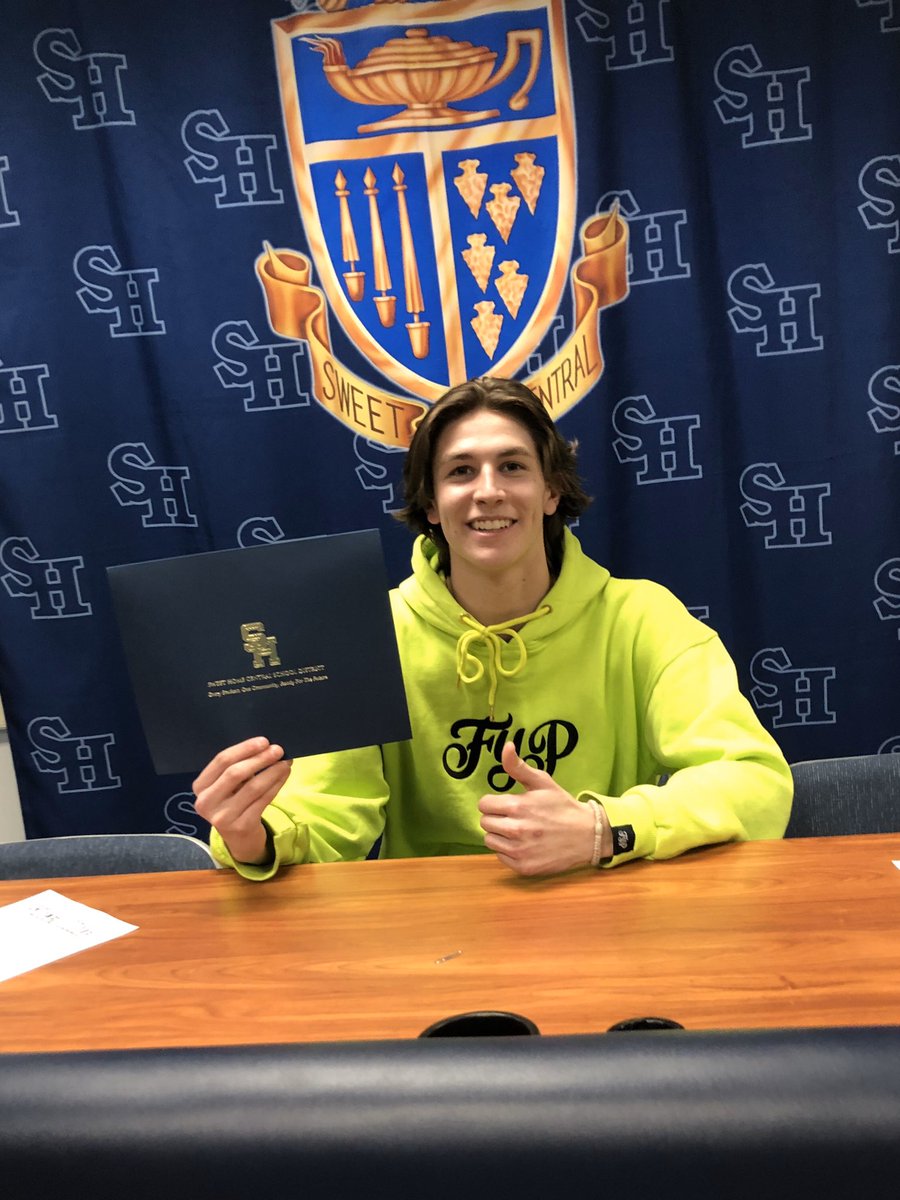 steady_eddie_2's tweet photo. I am very proud to finally announce my Division 1 commitment for wood working at Monsters University. I would like to thank my coaches, family and friends who helped me along the way. Go MonstersⓂ️ #tojek #woodwork #ncaa #divisonone #commitment #thankyou https://t.co/dvH65OOzfg