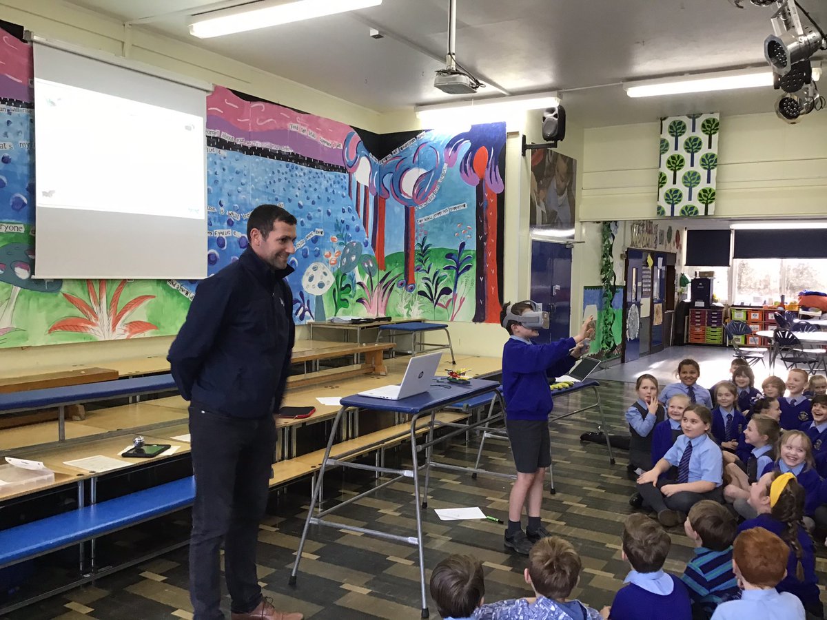 FrodManor's tweet photo. KS2 are having fun in our 'Digital Wizards' assembly. Who knew that you could play music on bananas? #manorhousecomputing https://t.co/UljwFqXcx0