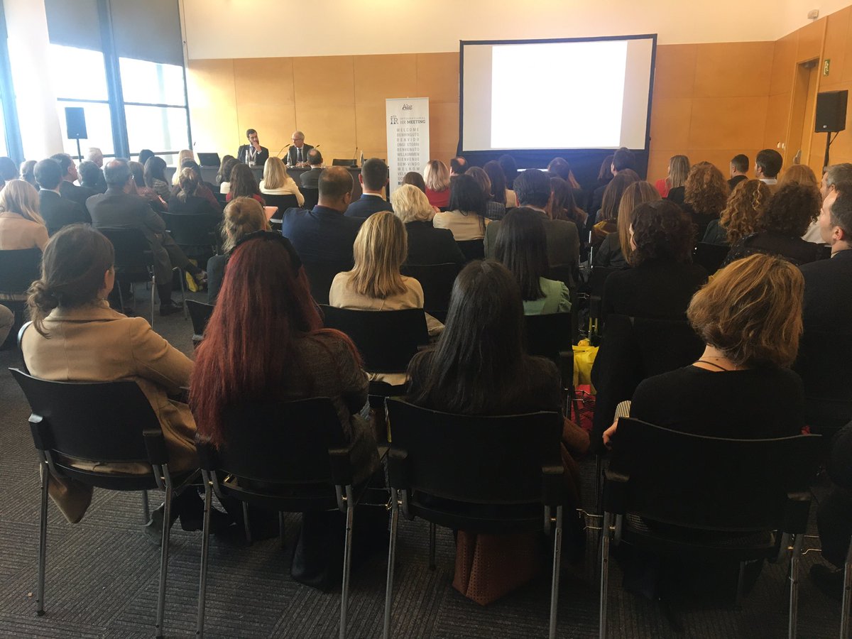 oncicer's tweet photo. Attending on more year to #ihrmeeting @Abg_personas.
Conferences, networking and always #people #hhrr #mobility #migration #relocation 

👫👨‍👩‍👧‍👦🧍🏻‍♀️🧍🏻🌍⭐️ 🏡🗂🧘🏽

@CrownMobility 
@BBiSpain @esic @SantaFeRelo @STEPSRELOCATION @EresRelocation https://t.co/0AnsAKcUKz