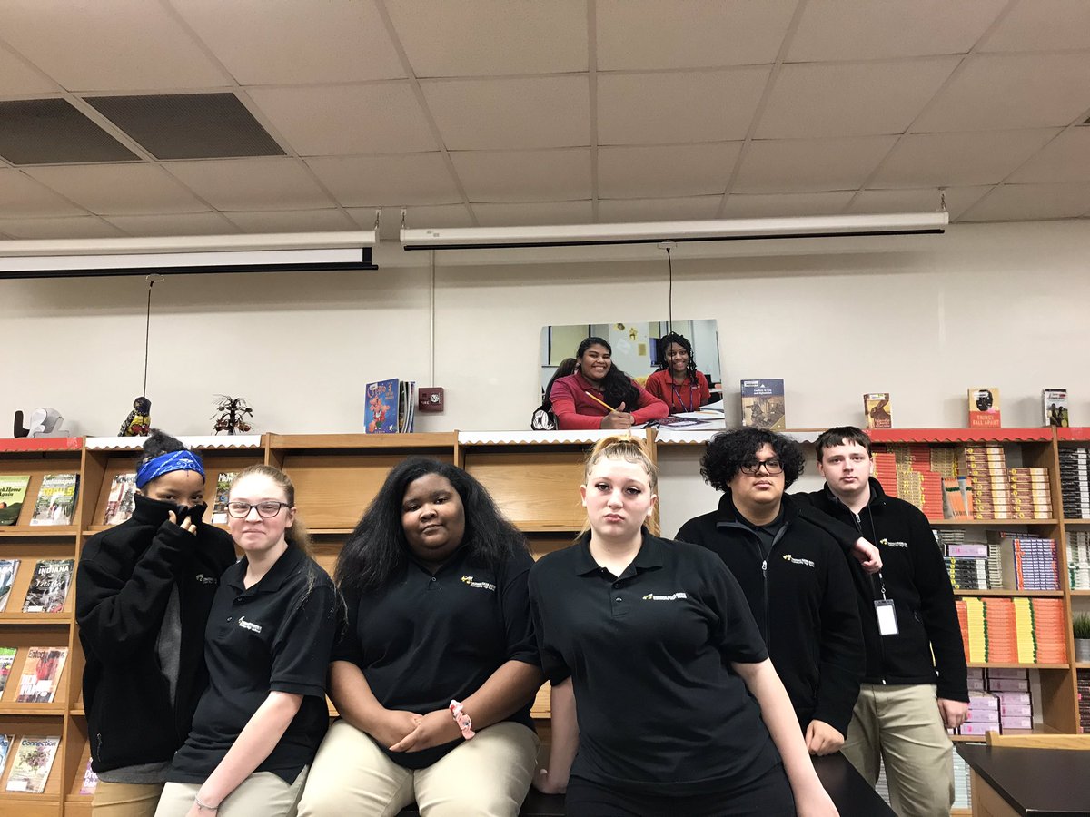CouncilHowe's tweet photo. #SERVICE is committee of the month 💙 they have gotten everything handed to them done ✅ they all work very hard to keep our school a great environment 🤩‼️. https://t.co/XIxvZ2SuaT