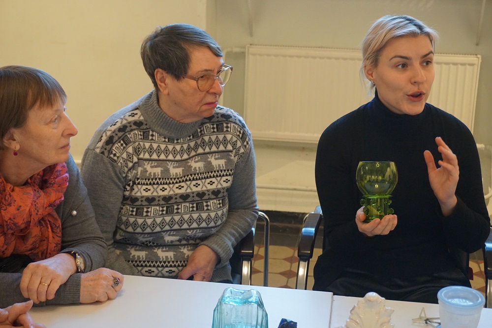 spblfb's tweet photo. In cooperation with Stieglitz Academy, we organized a series of lectures for visually impaired people. The first lecture was dedicated to the history of glass and its application in the interiors of the Academy. 

#glass #art #library https://t.co/9fcqUKMwQg