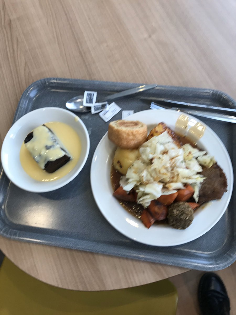 ThingsWeEat_'s tweet photo. Found an absolute gem in #Baker #Street

This banquet included carrots, boiled cabbage (2 me 5 a day), 3 roasties and the nations favourite - Yorkshire puddings!

Sadly the beef was like chewing an old boot but the slice of cake swimming in custard certainly made up for it

7/10 https://t.co/BjAdqp9ELK