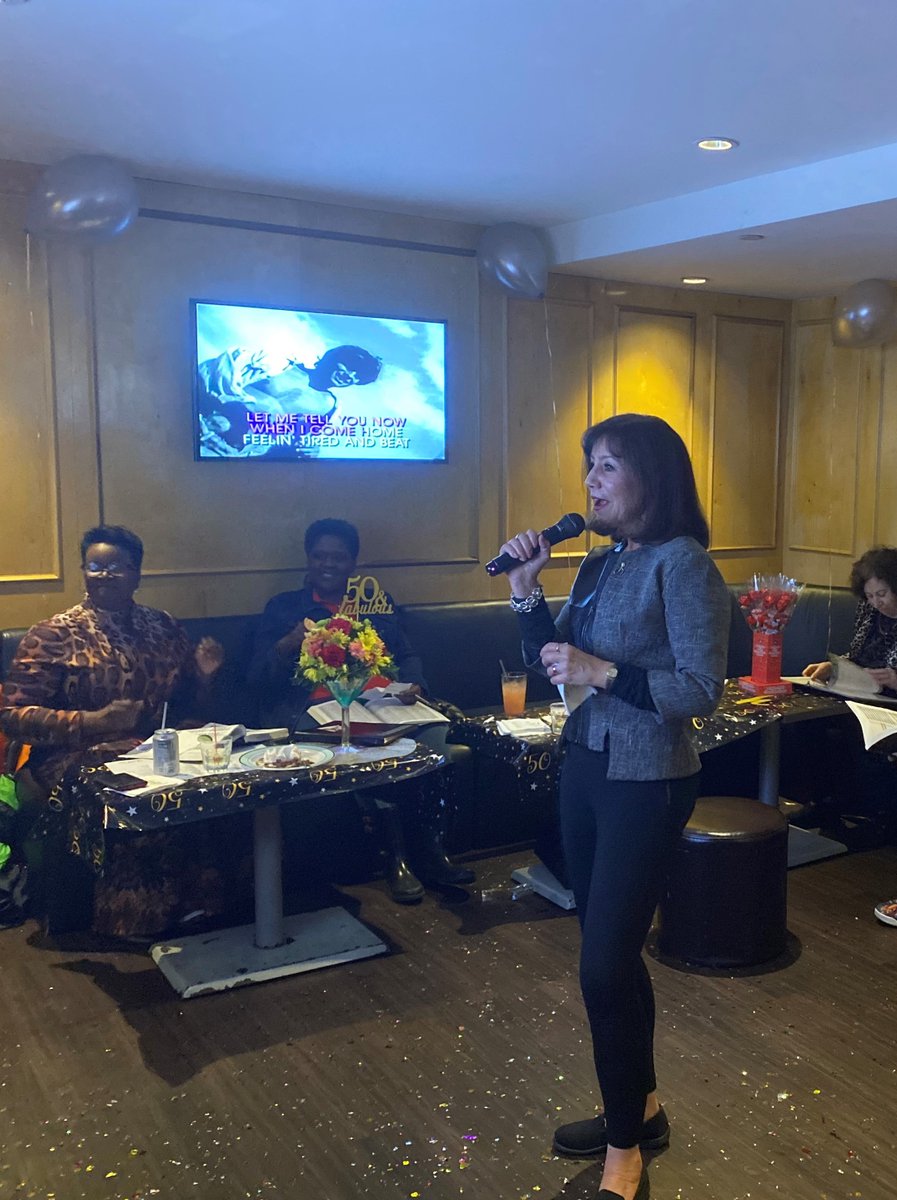 speakingpro's tweet photo. If I faced my fear doing karaoke, you can face your fear of public speaking. #publicspeaking #knockoutpresentations
https://t.co/SywlHpe9z7 https://t.co/Dojh307aLc