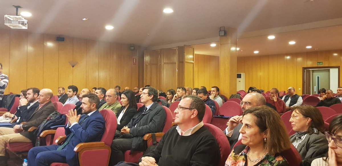 fmartinezarroyo's tweet photo. 🥚Una tercera parte de las 130 explotaciones productoras en #CLM son de avicultura ecológica. Es lo que el consumidor está demandando. Hoy con #AVICAM en #Toledo. Gran esfuerzo de adaptación de todo un sector. Ahora dan un paso más con un protocolo de bioseguridad que apoyamos. https://t.co/SM6C7nlqga