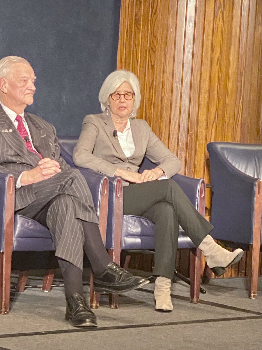 KhrystalKDavis's tweet photo. Marjorie Speers noted that a major issue in #EAP is that we’re applying provisions meant for research to treatment. #ExpandedAccessSummit #EA3 https://t.co/SFDPpxckjm