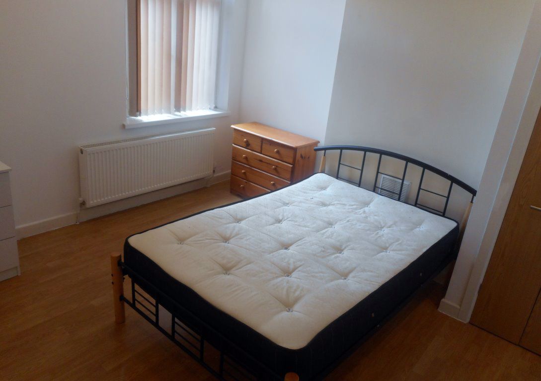 jnrproperties's tweet photo. LIVE WITH ALL YOUR FRIENDS ON CARDIFF'S NO.1 STUDENT STREET
A very spacious 8 bed house in the heart of Cathays, set over 3 floors.
The large open plan kitchen/ lounge with two cooking facilities granite flooring, leather sofas and fitted units.
https://t.co/DZ6ednN1NZ https://t.co/QNh1pzkVl3