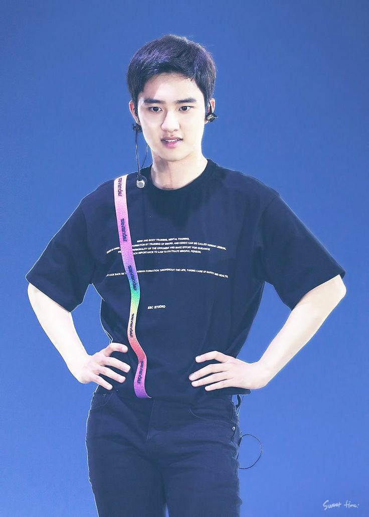 aprilnflowers's tweet image. pingu as kyungsoo