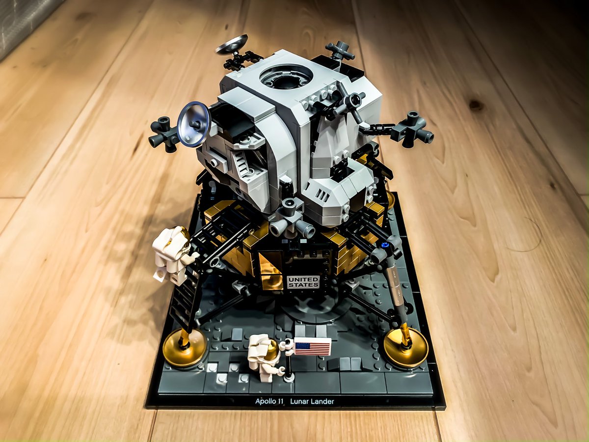 MoonManX22's tweet image. Wow! This was such a great build! @LEGO_Group out did themselves with this one. #Apollo50 #LunarModule #LunaLander #Eagle #EagleHasLanded #NASA #Apollo