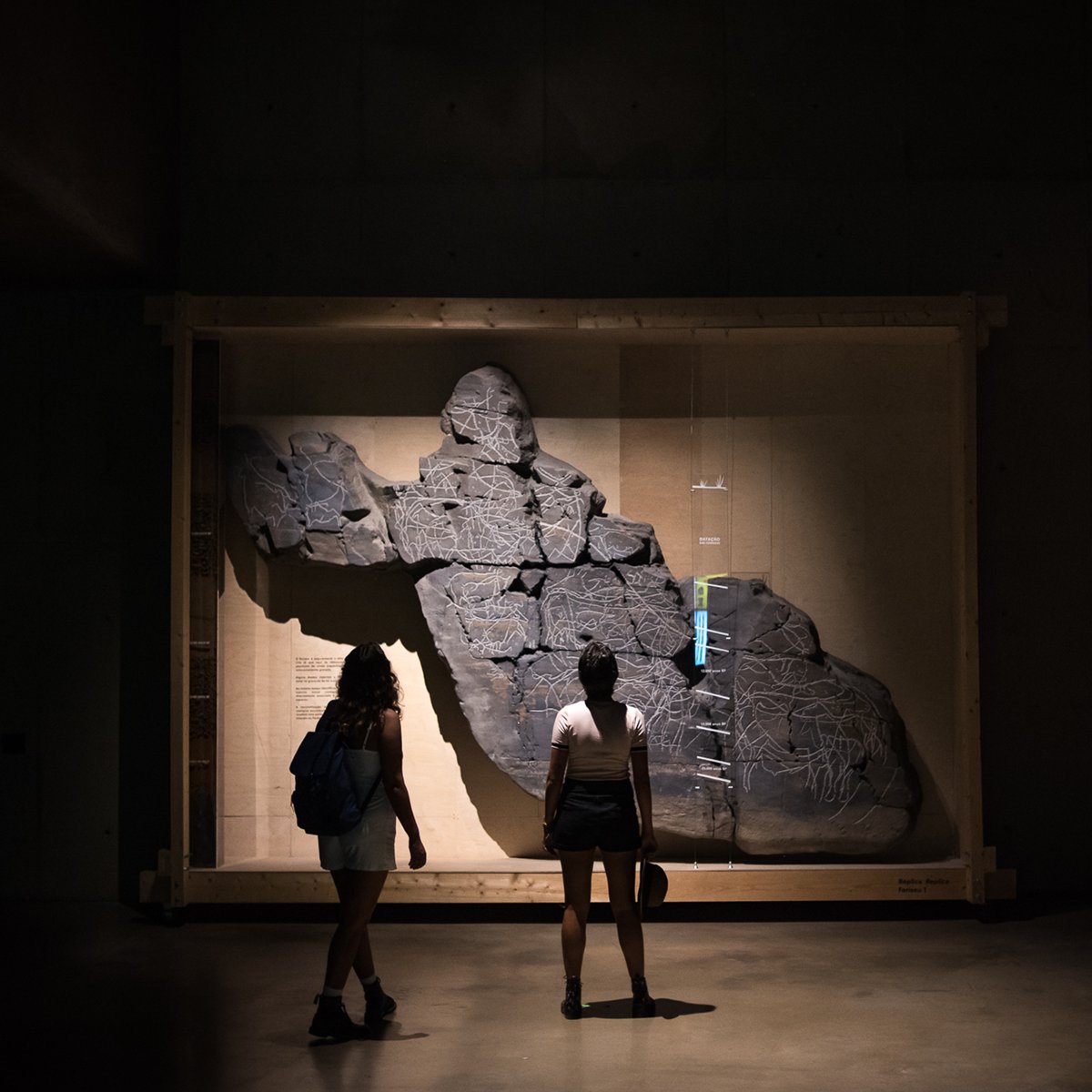 VisitportugalDE: Besuchen Sie die beeindruckende Felsbildkunst des Archäologischen Parks des Côa-Tals, der UNESCO-Weltkulturerbe ist! Dieser Park konfrontiert den Betrachter mit der Jungsteinzeit sowie Eisenzeit und über 25 Tausend Jahre alten Darstellun…