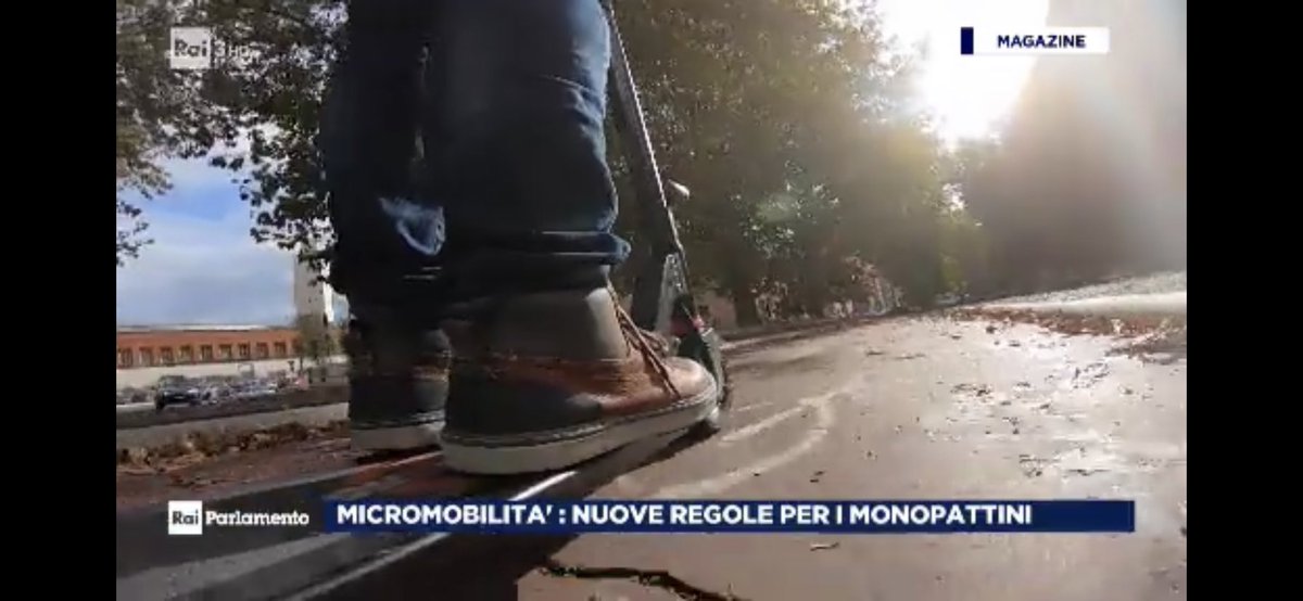 GiuliaDS83's tweet photo. Micromobilità elettrica, le ultime novità per i monopattini. Ne abbiamo parlato nell’ultima puntata di Filo Diretto @Legambiente @RaiParlamento  https://t.co/BY5QtA5yID https://t.co/ntrnPd8FHG