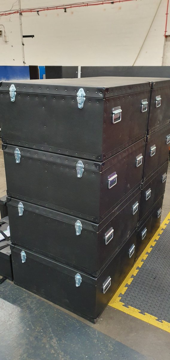 Trifibre's tweet photo. Do you really need a flightcase?
Poly cases can be designed to fit with different spec options & made to order. Check out these Poly trunks ready for despatch.
#flightcase #packaging #casing #maxcases #foam #motorsport #engineering #photography #sport #trifibre #poly #box https://t.co/sK9ReHbwrf