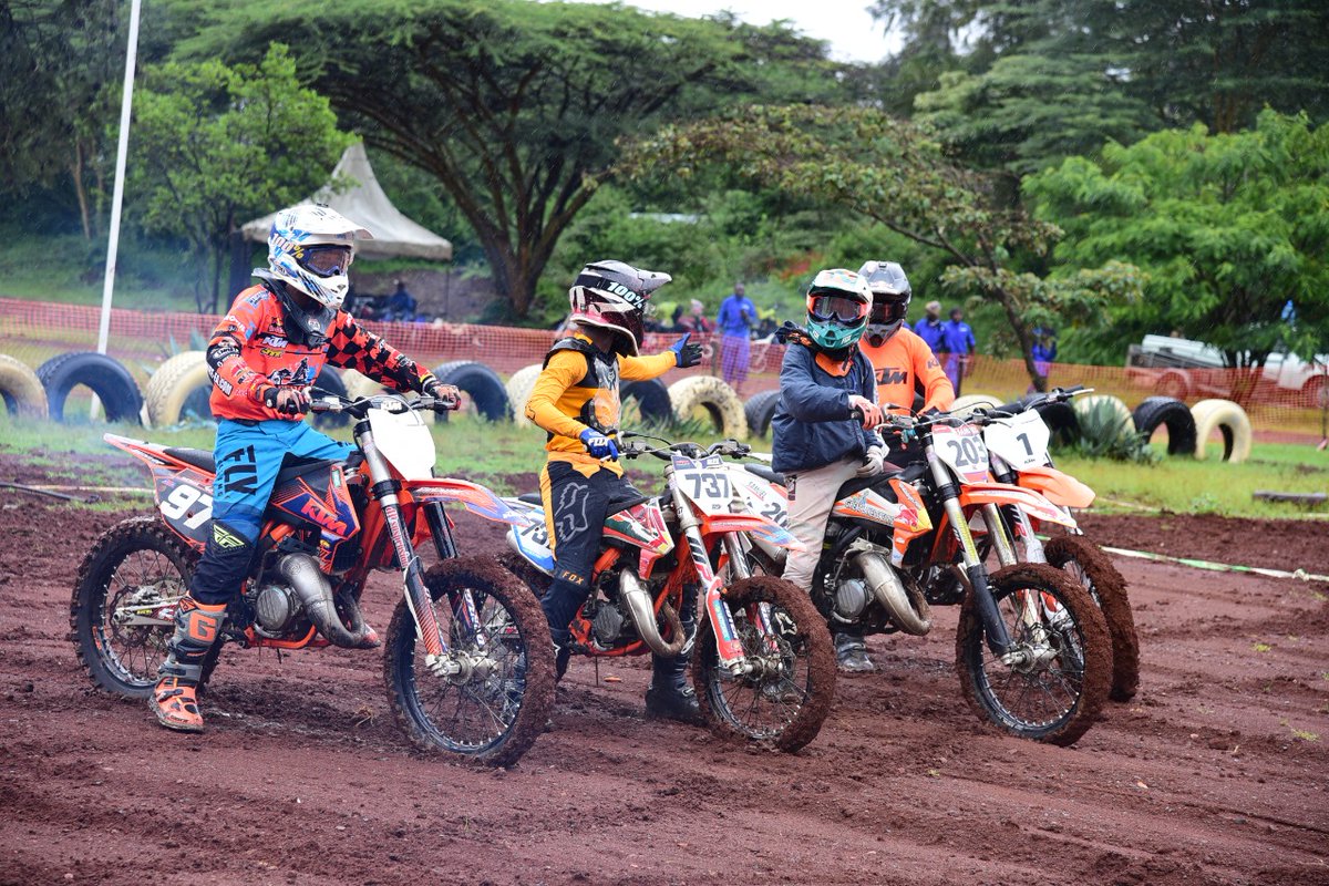EAMSClub's tweet photo. A little action from MX1 #MX4Life #MX2 #MotoCross #LetsNduthis #FIMAfrica https://t.co/2tNZ4OQMsz