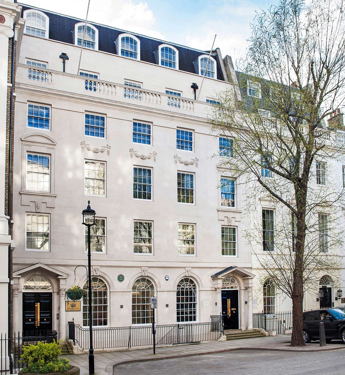 MorganCapital1's tweet photo. The second post of our @MorganCapital1 flashback series looks at the dual aspect 14-15 Stratford Place, W1 where we introduced a new secondary entrance on St Christopher's Place &amp; essential occupier amenities to complement the repositioned #prime office space

Completed: 2017 https://t.co/1JczE3aQIC