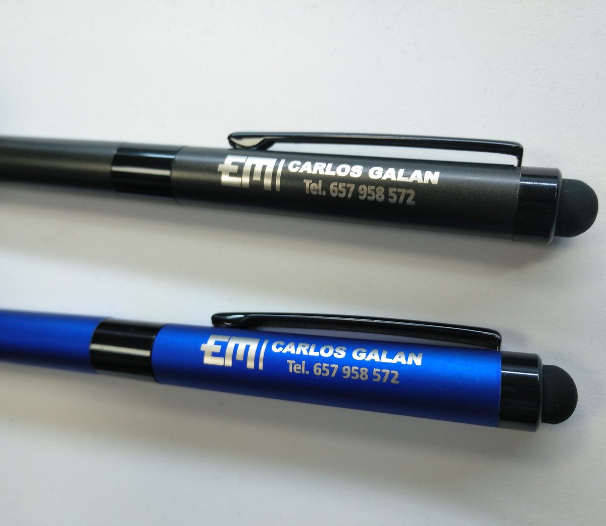 Bolígrafo táctil en aluminio, marcaje láser.
Elegantes y muy útiles!!
#marketingpractico #laser #promociones #corporativo #boligrafos #publicidadutil