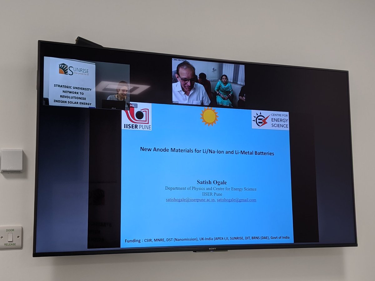 SUNRISEnet1's tweet photo. Prof Satish Ogale from @IISERPune is our first keynote speaker, and he's brought some members of his research team to contribute too
#SunBat2020 https://t.co/gXSAz2AnGy
