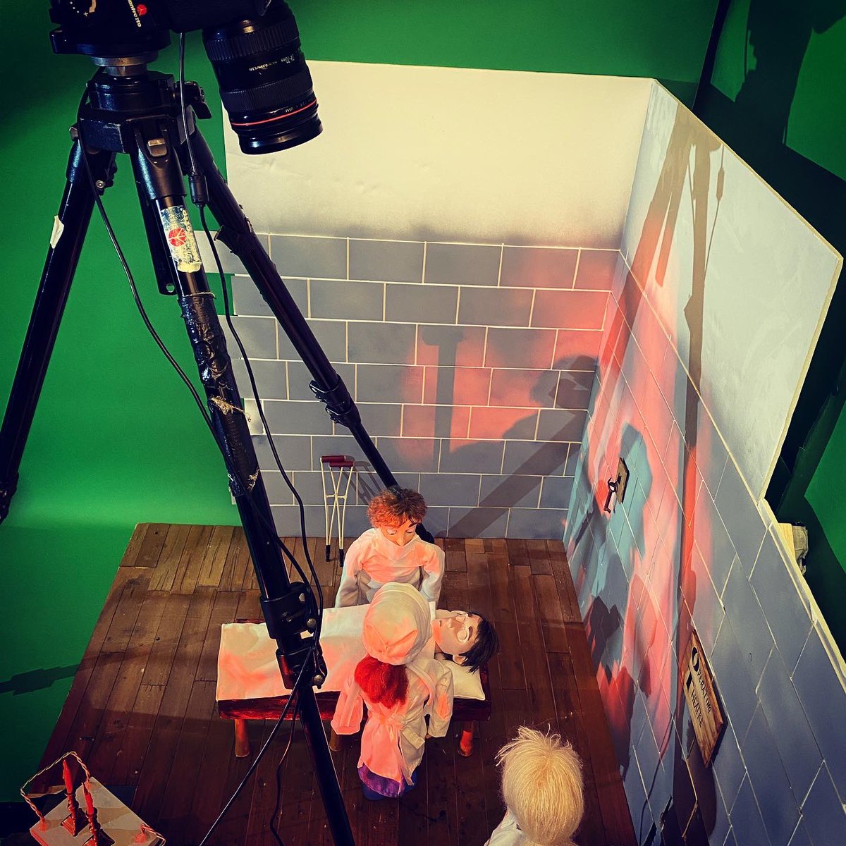 twinvision's tweet photo. #behindthescenes  #MedicalMavericks #stopframe #animation #francesivens #royaumontabbey #surgeon #orthopedics #operatingtheater #soldier #warinjury #3dprinting #ww1 #patients @alderhey funded by @HeritageFundUK @HeritageFundNOR https://t.co/YlIhDQxS6F