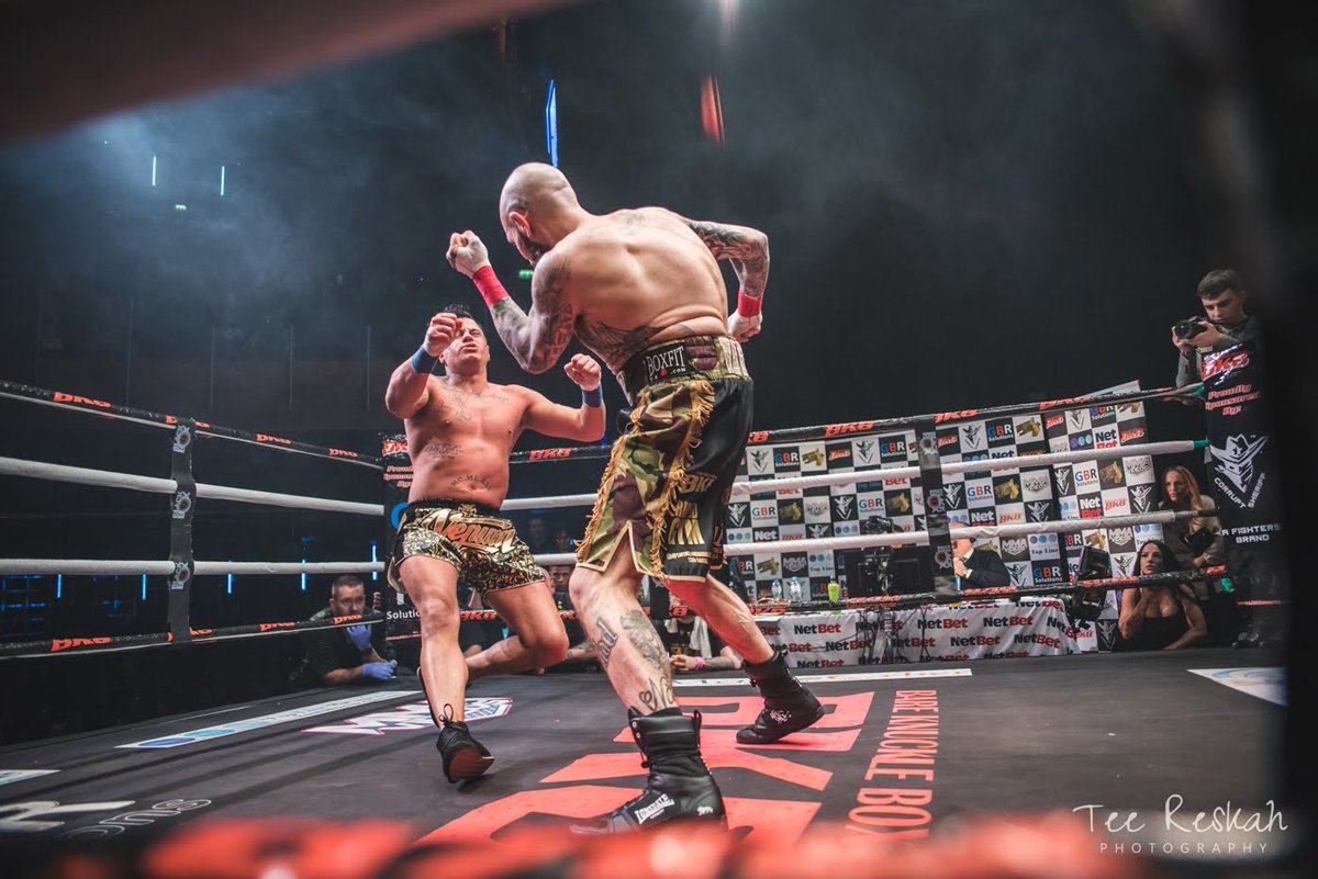 bkb_official1's tweet photo. World Fastest #BKB KNOCKDOWN
2.3 SECONDS into RD1 👀👀👀💥

https://t.co/spjqZcHu0N

Hilz V Fakhouri #BKB20 https://t.co/b27RD8vQAI