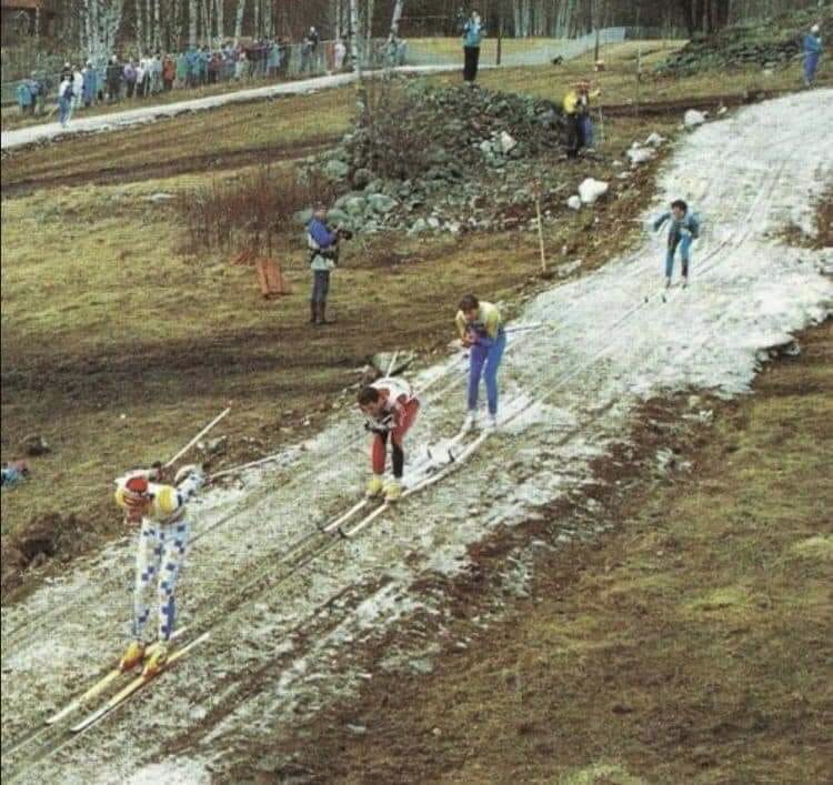 medmanniskan's tweet photo. 1989 i Falun, men då kallades det en mild vinter!
2020 kallas det klimatkris! https://t.co/3EYmmtYcYj