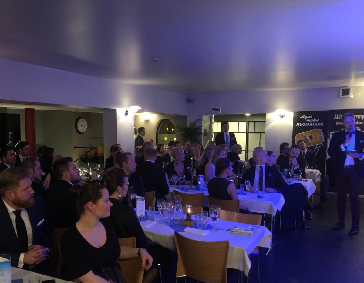 JCITurku palkitsi Tulokasjuhlassa 24.1. kamarin jäsenistöä merkittävillä kiertopalkinnoilla. Palkinnot jaettiin vuoden 2019 osalta Kansainvälistäjälle (Sanna Leminen), Vuoden tulokkaalle (Jaakko Männistö) ja Vastuulliselle johtajalle (Anna Kotamäki). Onnea!
#kilpailukyky2030