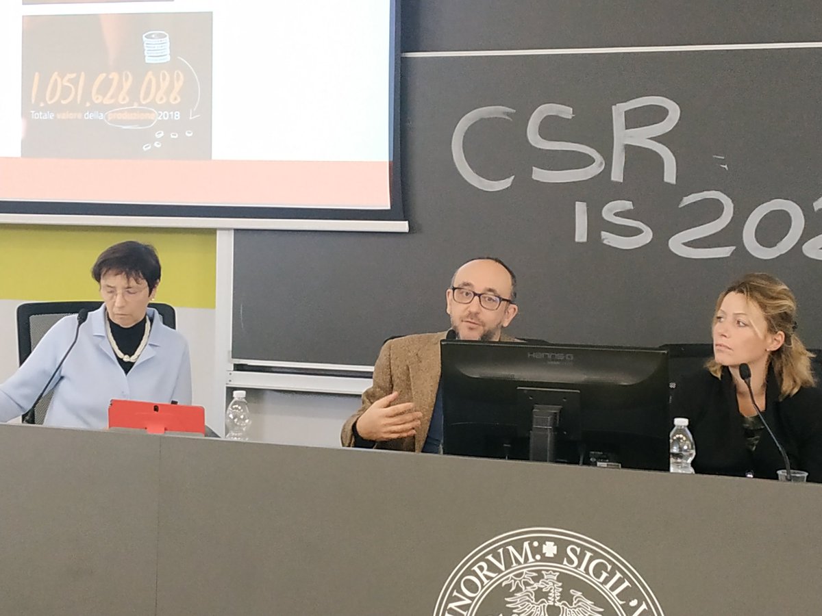 smartcommonslab's tweet photo. Il #ValoreCondiviso L'importanza di porre al centro il legame tra ogni realtá e il #territorio: @EnricoNada1 Responsabile politiche sociali e relazioni esterne di @Nova_Coop ci parla dell'ultima campagna "Una buona spesa è un regalo per il mondo" #CSRIS20TO https://t.co/BCWjj7CoXD