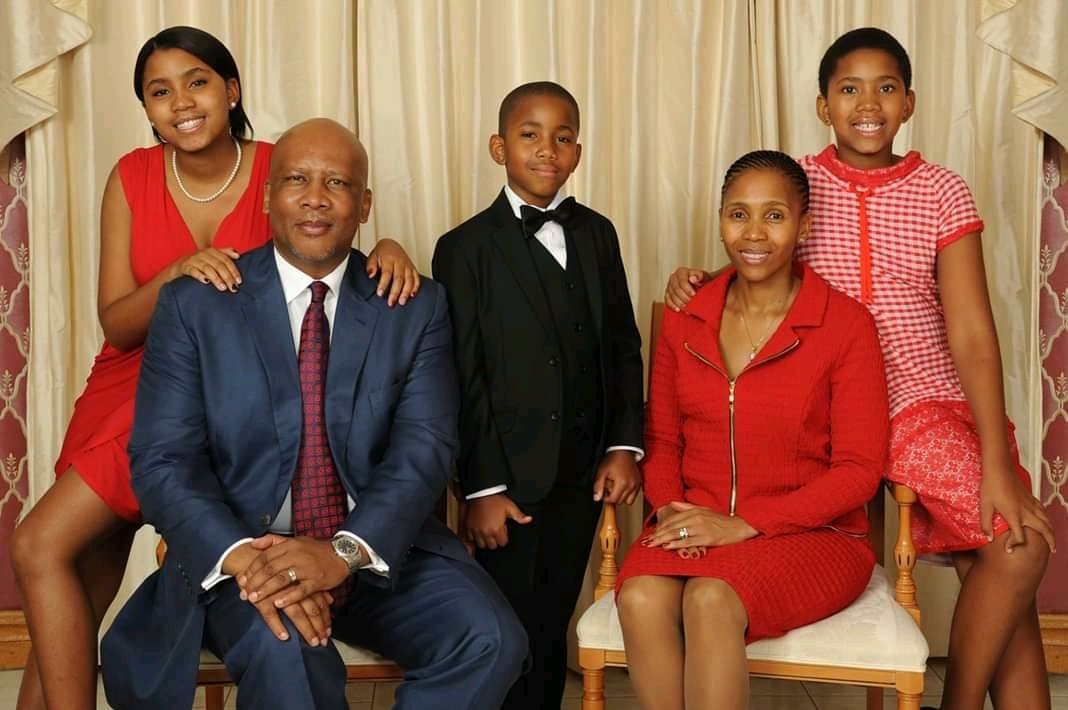 лесото природа. король лесото летсие iii. лесото горы. лесото национальная одежда. король летсие iii.