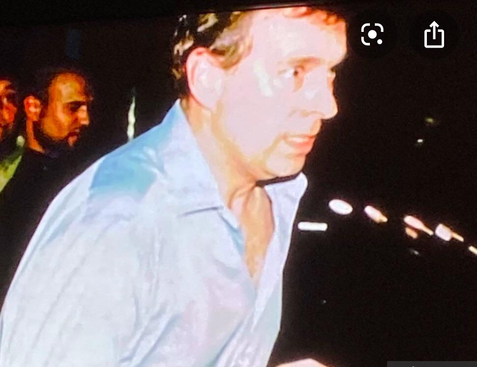 Gamer__News_'s tweet photo. @PillowsRusTM Girl: "he was all sweaty"
Prince Andrew: "I didn't do it because I don't sweat"
Sweaty Prince Andrew: https://t.co/qcEhAIOWct