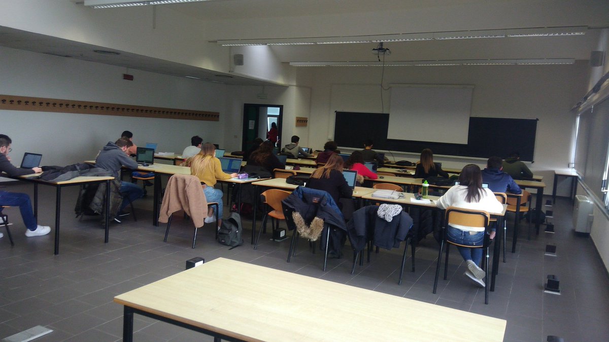 EClementini's tweet photo. @univaq esami di fondamenti di informatica https://t.co/Xh3k6tw3EB